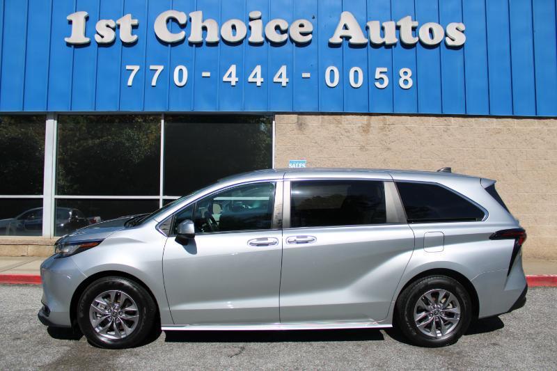 Toyota Sienna LE FWD 8-Passenger (Natl) 2023