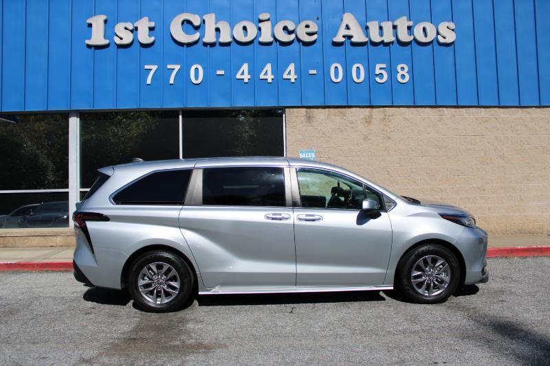 Toyota Sienna LE FWD 8-Passenger (Natl) 2023
