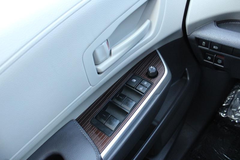 Toyota Sienna LE FWD 8-Passenger (Natl) 2023