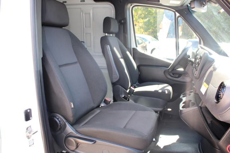 Mercedes-Benz Sprinter Cargo Van 2500 High Roof I4 Diesel 170" RWD 2025