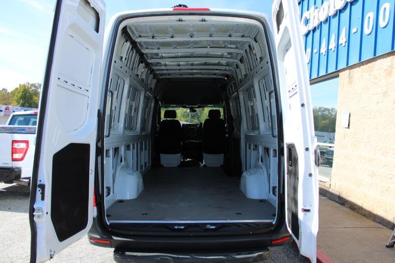 Mercedes-Benz Sprinter Cargo Van 2500 High Roof I4 Diesel 170" RWD 2025