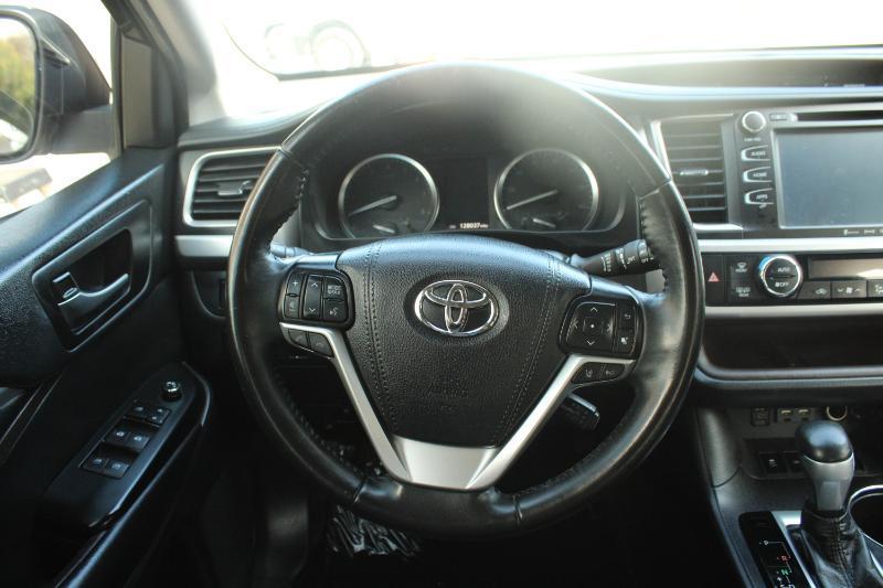 Toyota Highlander XLE V6 FWD (Natl) 2019