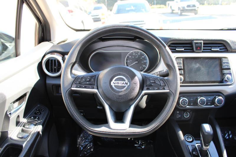 Nissan Versa SV CVT 2021