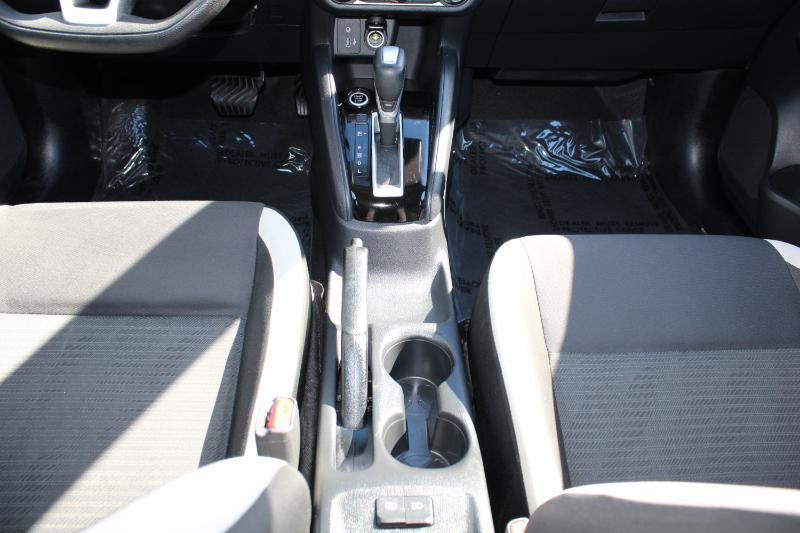 Nissan Versa SV CVT 2021