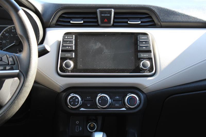 Nissan Versa SV CVT 2021