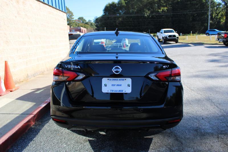 Nissan Versa SV CVT 2021