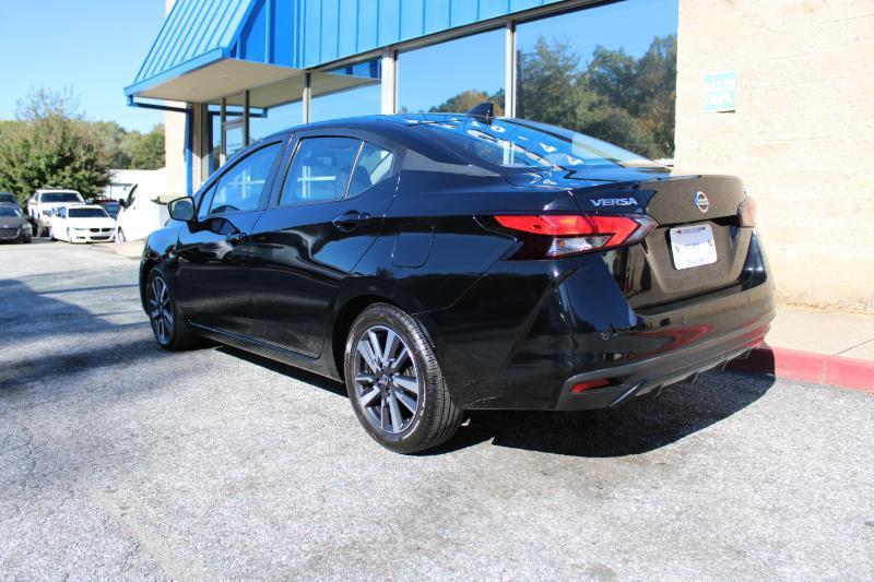 Nissan Versa SV CVT 2021