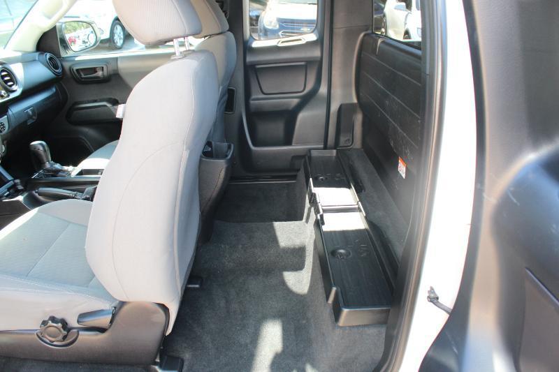 Toyota Tacoma 2WD SR5 Access Cab 6' Bed I4 AT (Natl) 2020