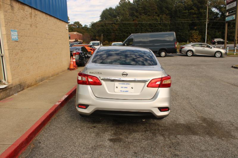 Nissan Sentra S CVT 2018