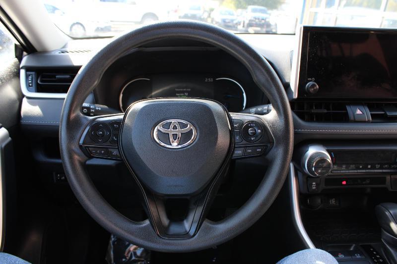 Toyota RAV4 Hybrid LE AWD (Natl) 2024