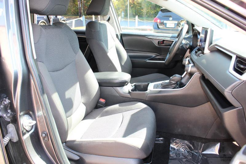 Toyota RAV4 Hybrid LE AWD (Natl) 2024