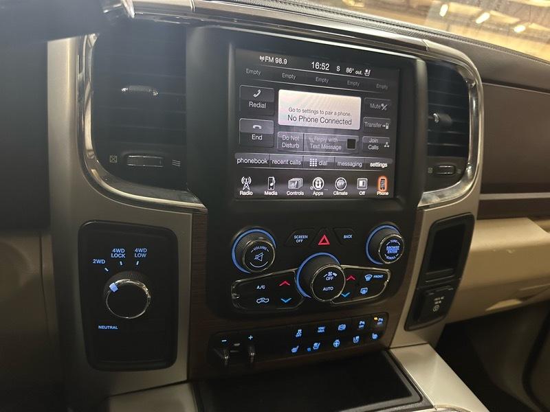 RAM 2500 Laramie Crew Cab SWB 4WD 2016