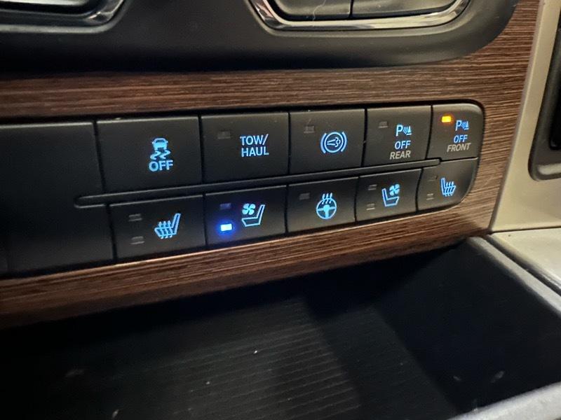 RAM 2500 Laramie Crew Cab SWB 4WD 2016