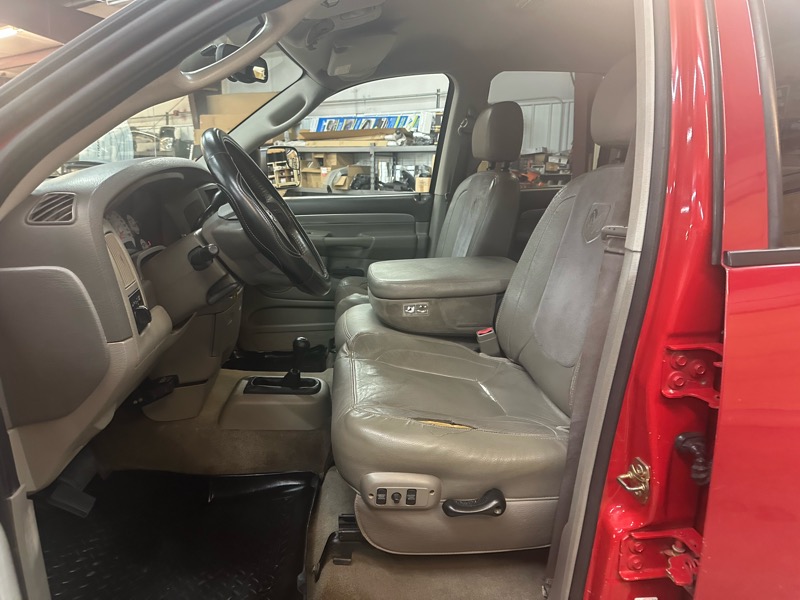 Dodge Ram 2500 Laramie Quad Cab SWB 4WD 2005