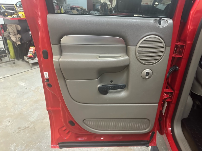 Dodge Ram 2500 Laramie Quad Cab SWB 4WD 2005