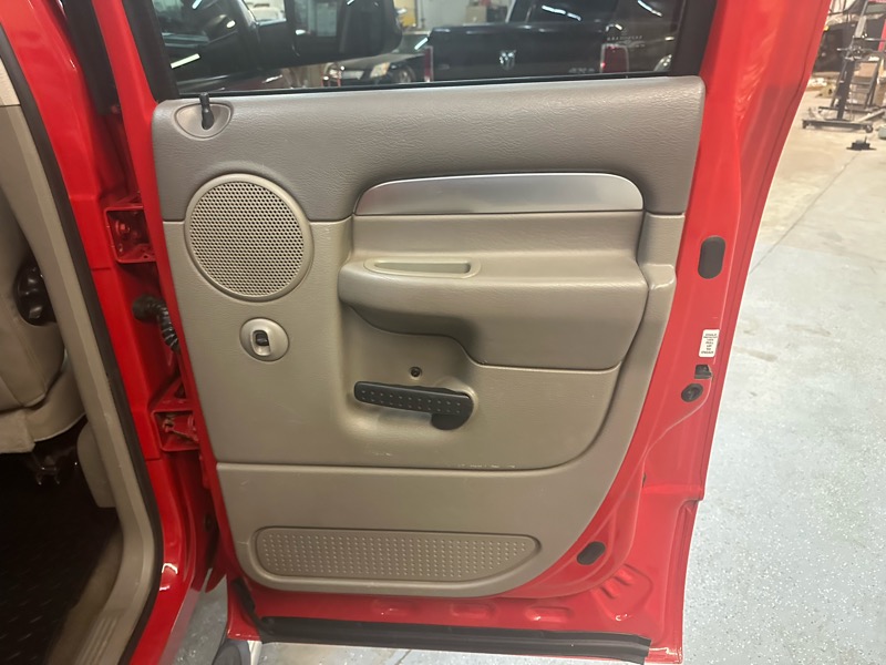 Dodge Ram 2500 Laramie Quad Cab SWB 4WD 2005