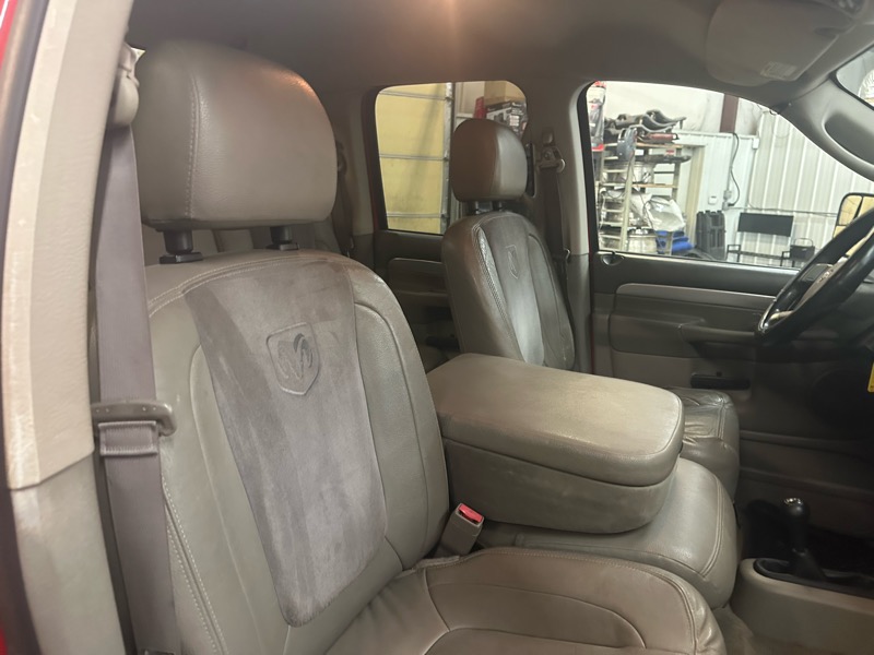 Dodge Ram 2500 Laramie Quad Cab SWB 4WD 2005