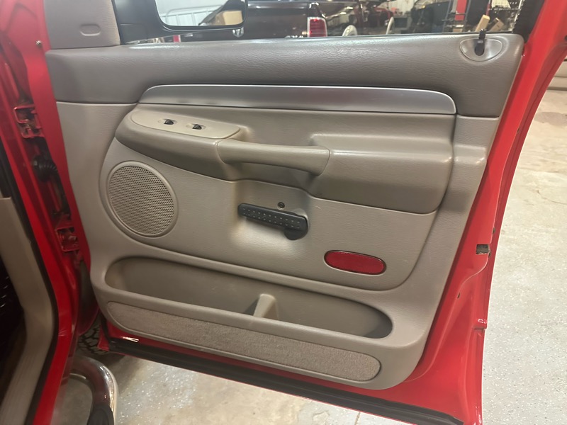 Dodge Ram 2500 Laramie Quad Cab SWB 4WD 2005