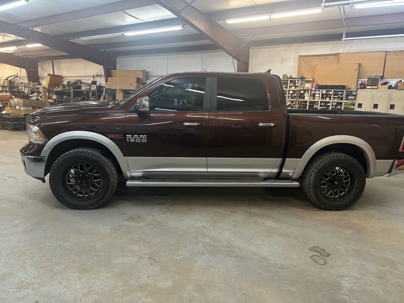 RAM 1500 Laramie Crew Cab SWB 4WD 2014