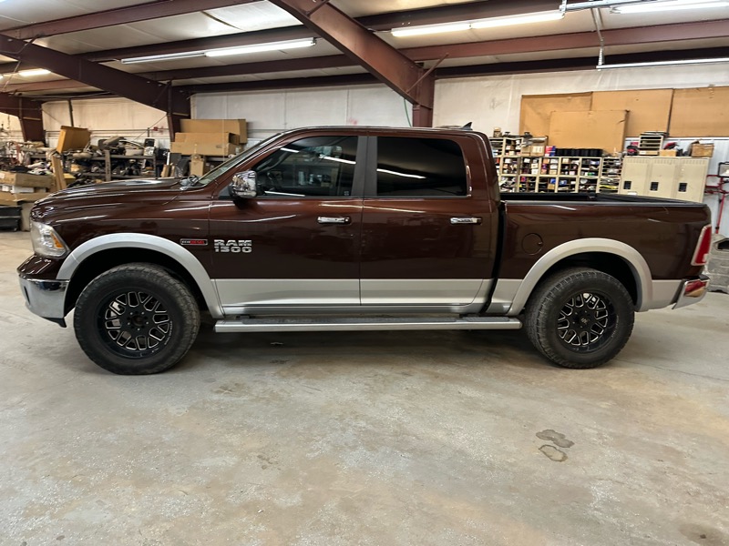 RAM 1500 Laramie Crew Cab SWB 4WD 2014