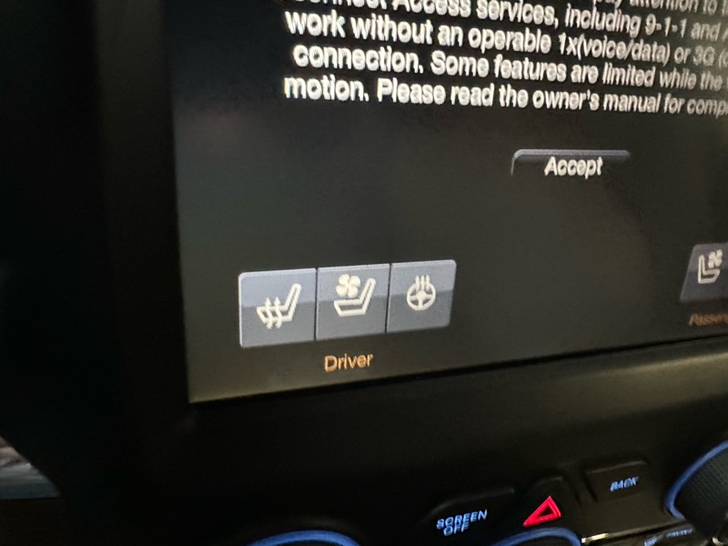 RAM 1500 Laramie Crew Cab SWB 4WD 2014