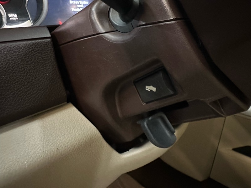 RAM 1500 Laramie Crew Cab SWB 4WD 2014