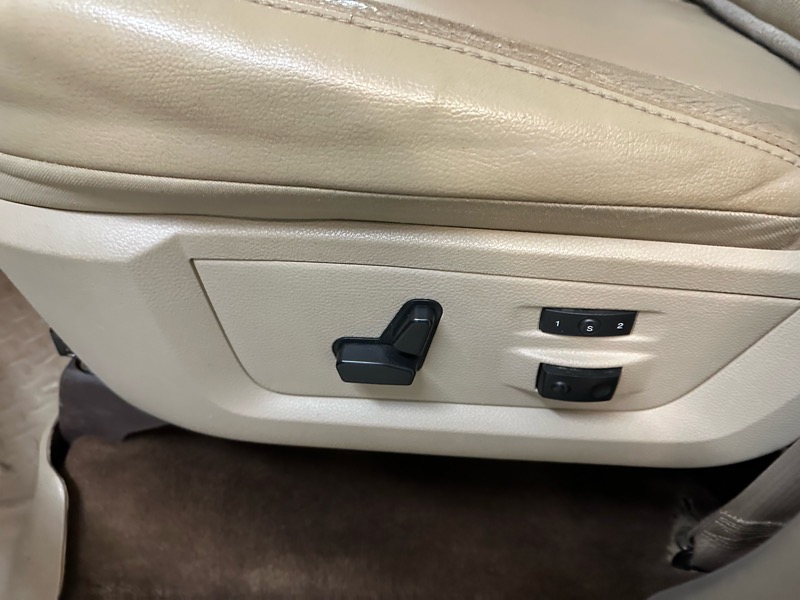 RAM 1500 Laramie Crew Cab SWB 4WD 2014