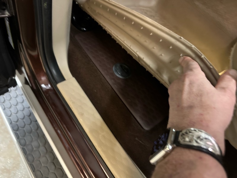 RAM 1500 Laramie Crew Cab SWB 4WD 2014