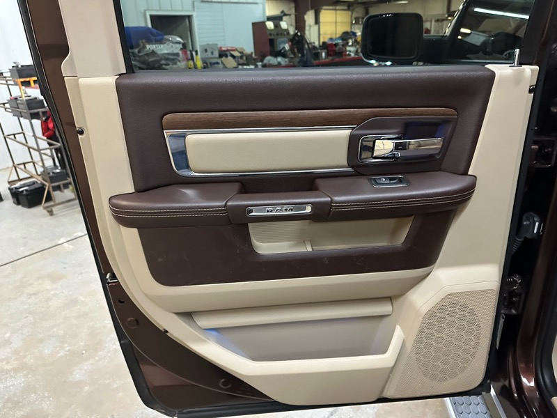 RAM 1500 Laramie Crew Cab SWB 4WD 2014