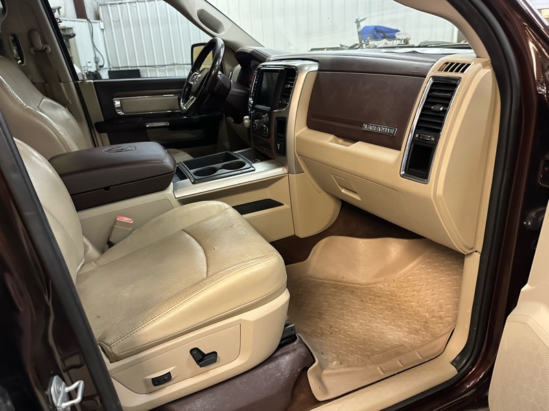 RAM 1500 Laramie Crew Cab SWB 4WD 2014