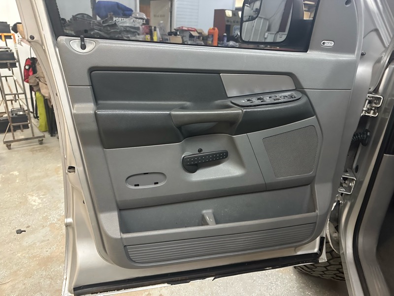 Dodge Ram 2500 SLT Mega Cab 4WD 2008