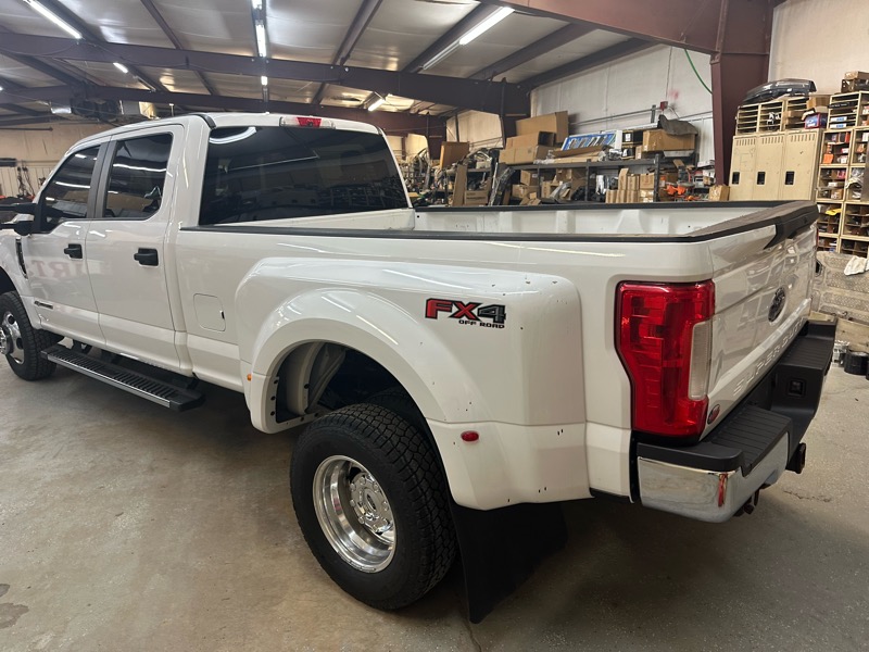 Ford F-350 SD FX4 Crew Cab Long Bed DRW 4WD 2019