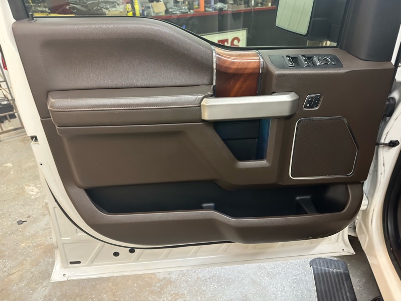 Ford F-150 King-Ranch SuperCrew 5.5-ft. Bed 4WD 2015