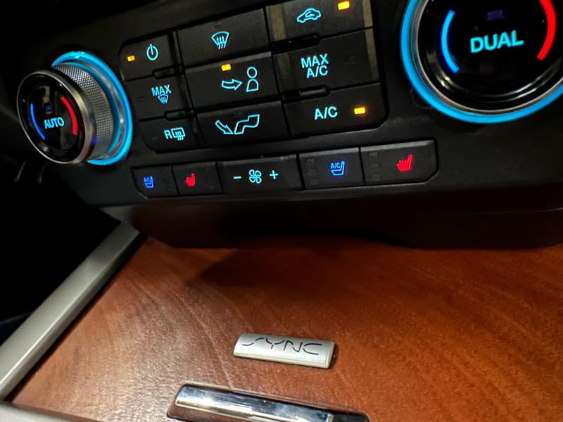 Ford F-150 King-Ranch SuperCrew 5.5-ft. Bed 4WD 2015