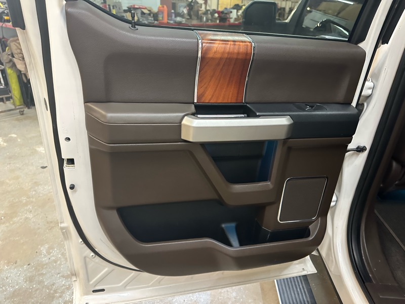 Ford F-150 King-Ranch SuperCrew 5.5-ft. Bed 4WD 2015