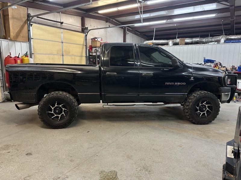 Dodge Ram 2500 4dr Quad Cab 155" WB HD 4WD 2006