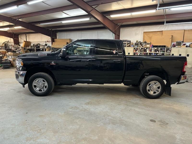 RAM 2500 Tradesman Crew Cab SWB 4WD 2023