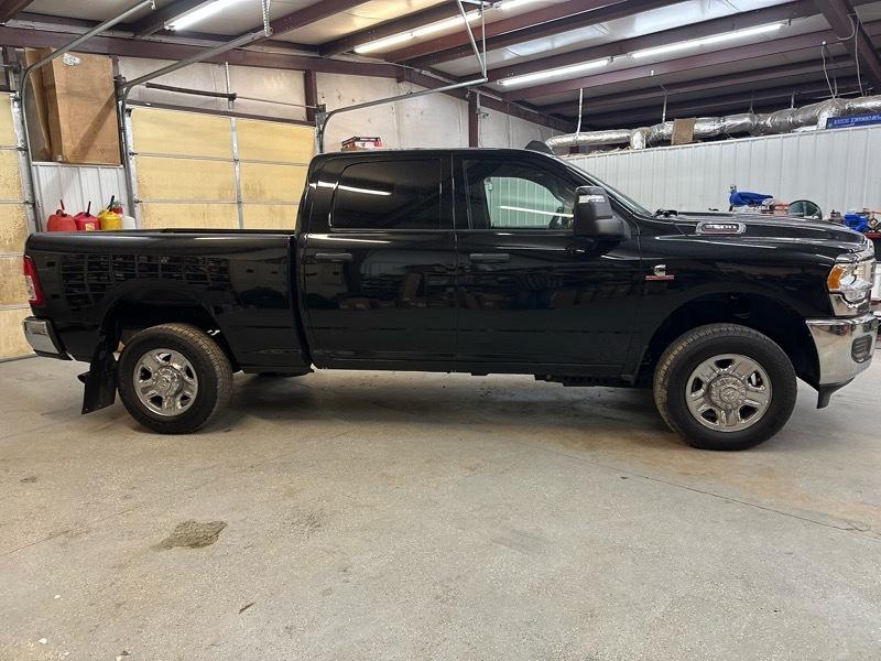 RAM 2500 Tradesman Crew Cab SWB 4WD 2023
