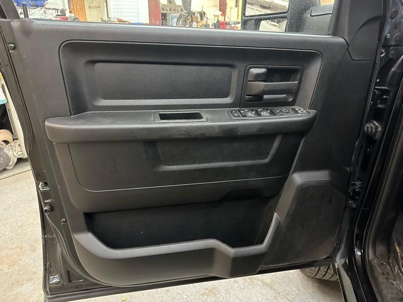 RAM 2500 Tradesman Crew Cab SWB 4WD 2023