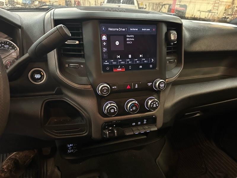 RAM 2500 Tradesman Crew Cab SWB 4WD 2023