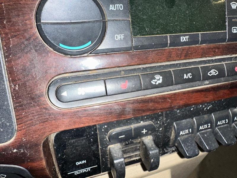 Ford F-350 SD Lariat Crew Cab 4WD 2008