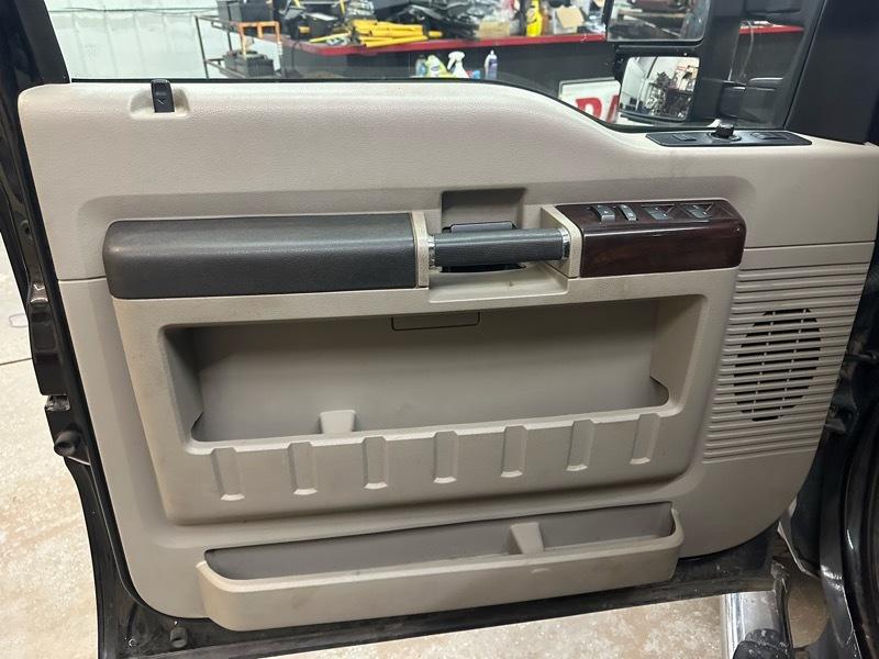 Ford F-250 SD Lariat Crew Cab SWB 4WD 2008