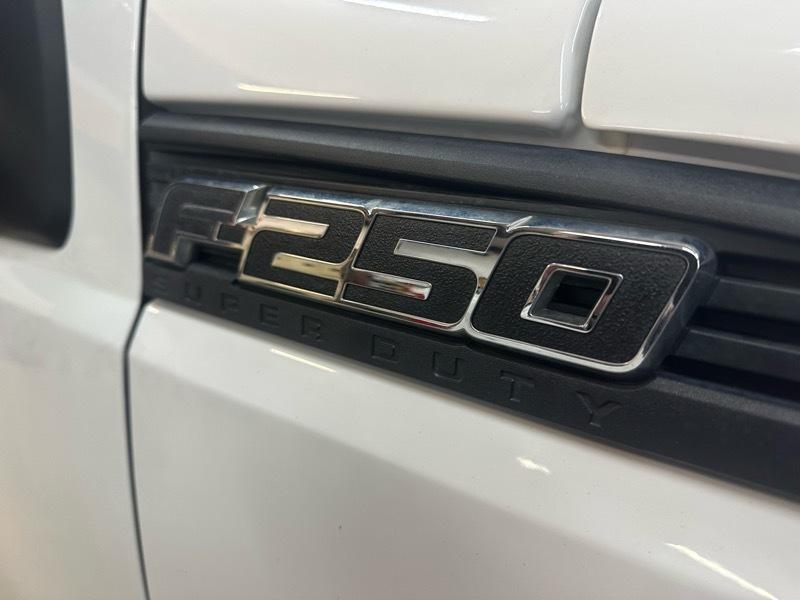 Ford F-250 SD XLT Crew Cab Long Bed 4WD 2015