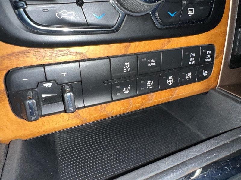 RAM 1500 Longhorn Crew Cab 4WD SWB 2015