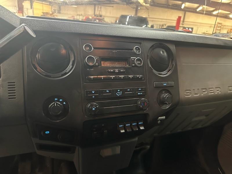 Ford F-350 SD XLT Crew Cab Long Bed DRW 4WD 2016