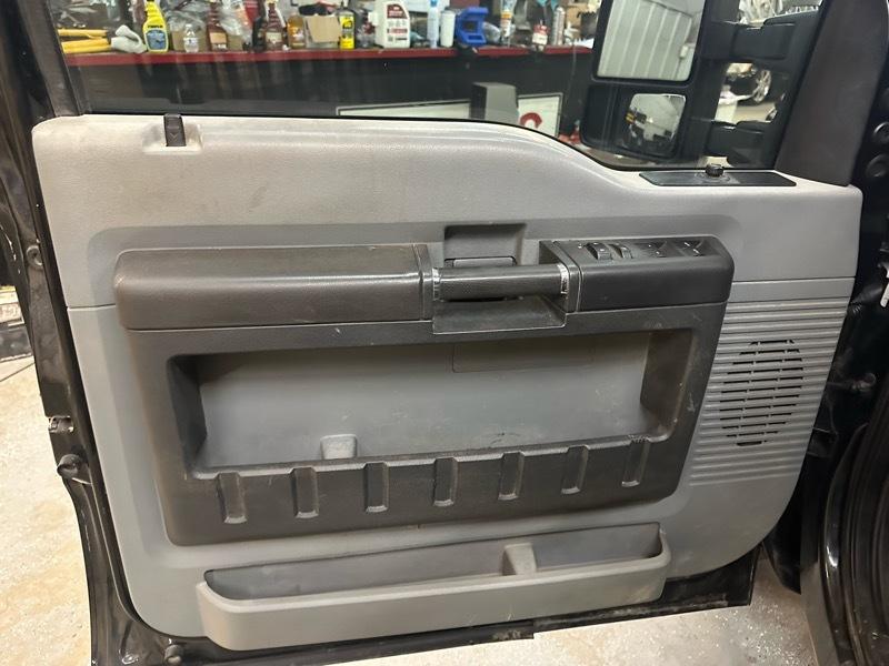 Ford F-350 SD XLT Crew Cab Long Bed DRW 4WD 2016