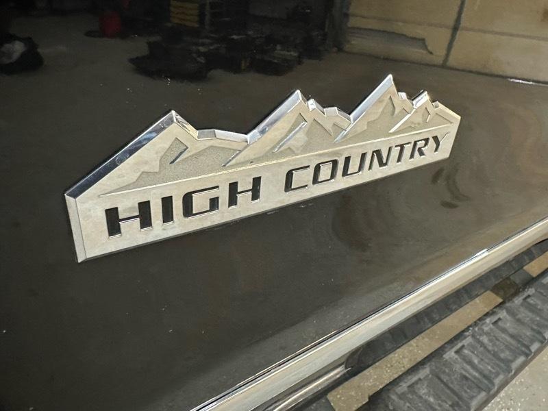 Chevrolet Silverado 2500HD High Country Crew Cab Short Box 4WD 2016