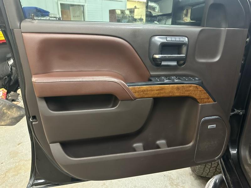 Chevrolet Silverado 2500HD High Country Crew Cab Short Box 4WD 2016