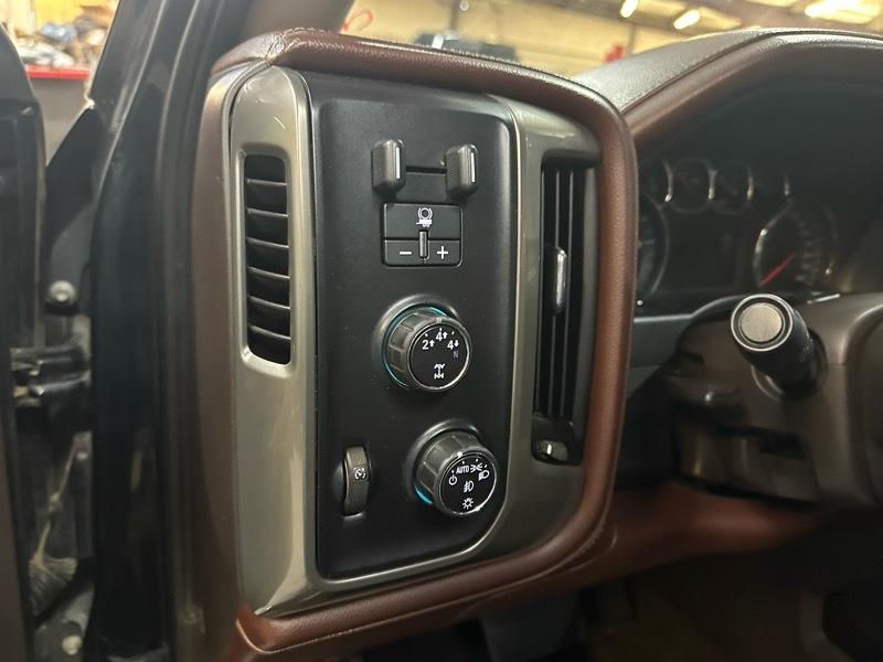 Chevrolet Silverado 2500HD High Country Crew Cab Short Box 4WD 2016