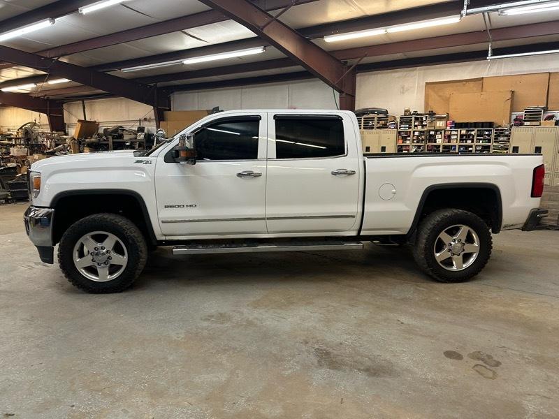 GMC Sierra 2500HD SLT Crew Cab Short Bed 4WD 2015